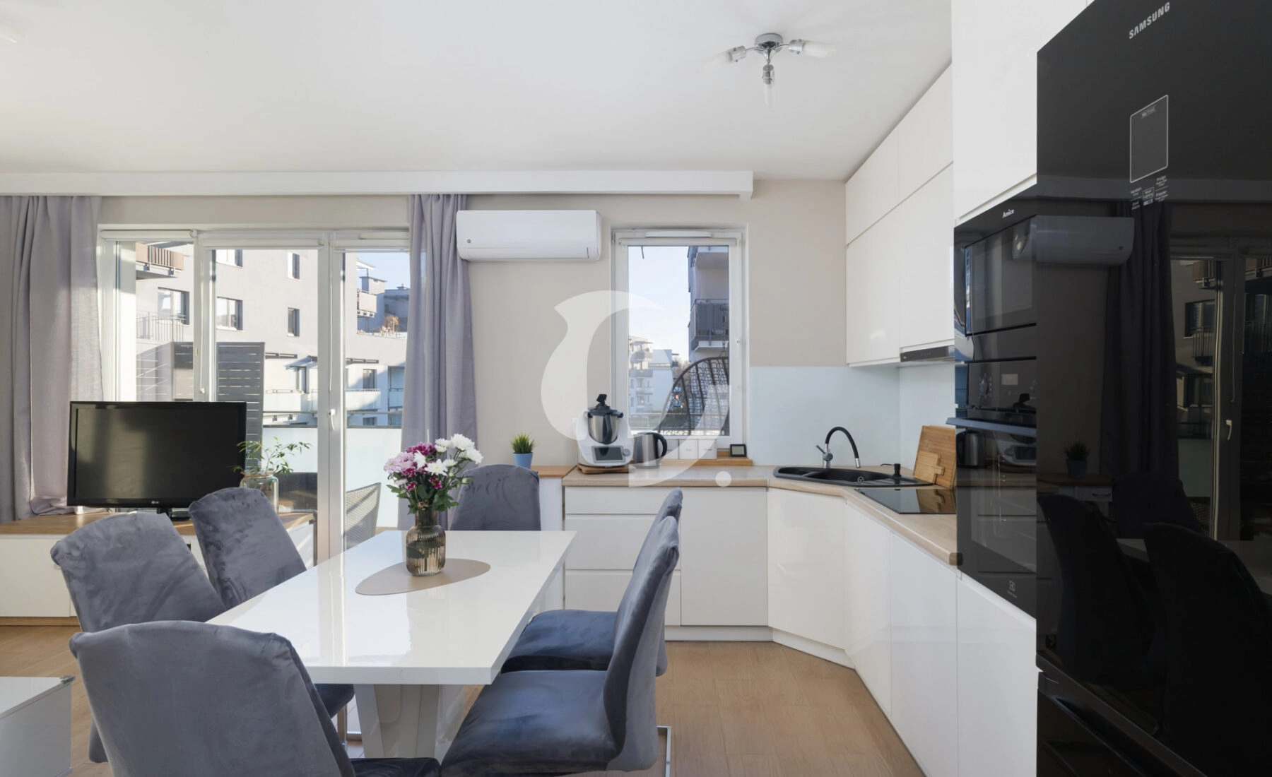 3 pokoje na osiedlu Neptun • Balkon • Garaż