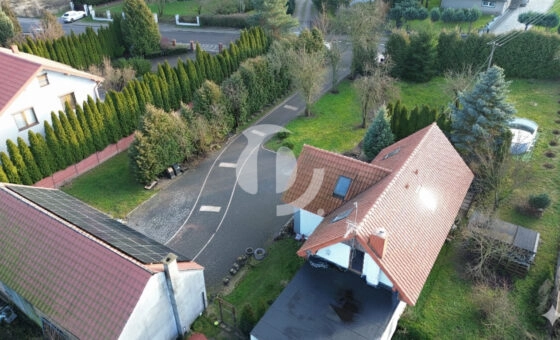 Dom z budynkiem gospodarczym | Wola Łaszczowa