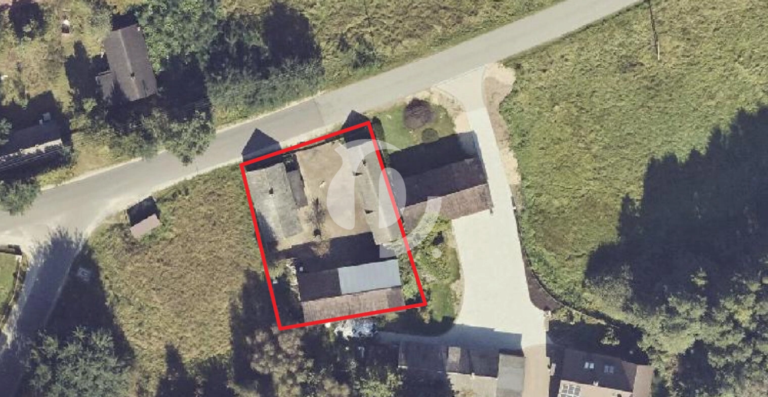 Działka z domem i budynkami gosp. - Będziechów