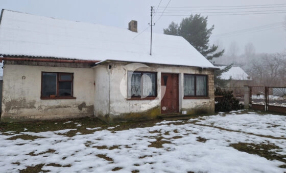 Działka z domem i budynkami gosp. - Będziechów