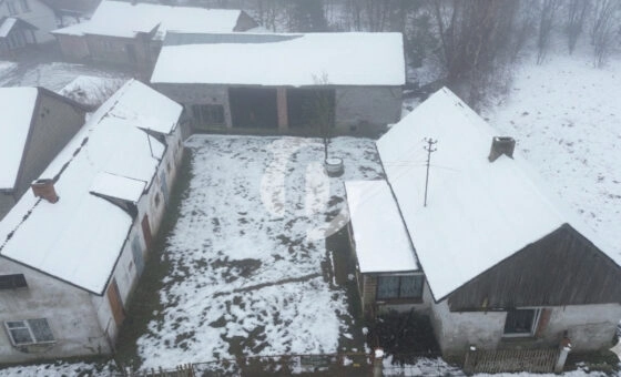 Działka z domem i budynkami gosp. - Będziechów