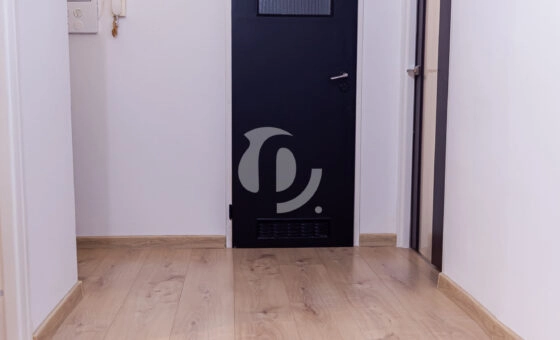 Potencjał na 3 pokojowe - Mieszkanie z balkonem.