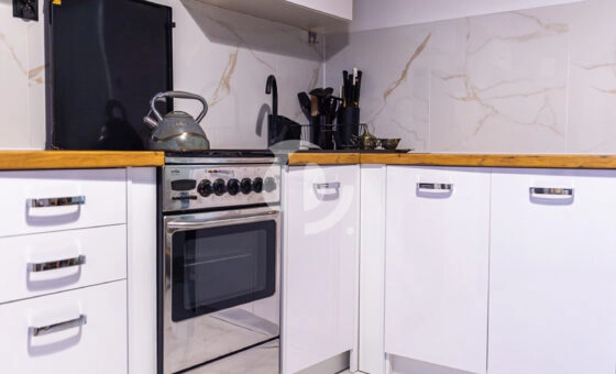 Potencjał na 3 pokojowe - Mieszkanie z balkonem.