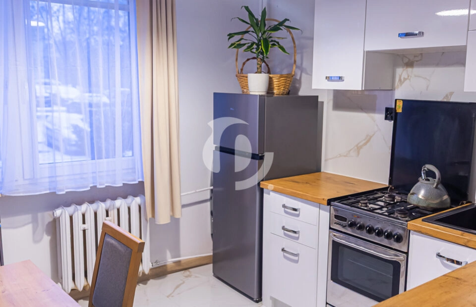 Potencjał na 3 pokojowe - Mieszkanie z balkonem.