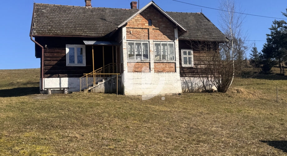 Klimatyczny dom z bali w Gliniku Polskim.
