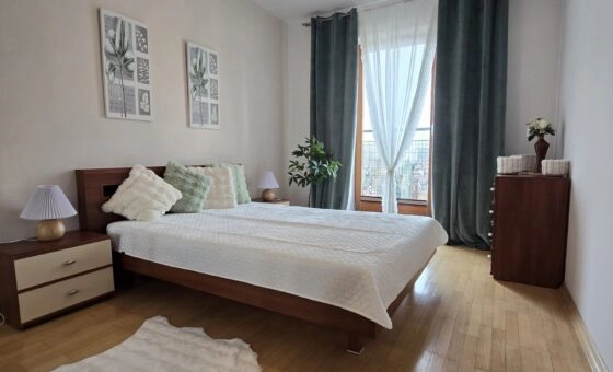 3-pokoje, oddzielna widna kuchnia, balkon, parking