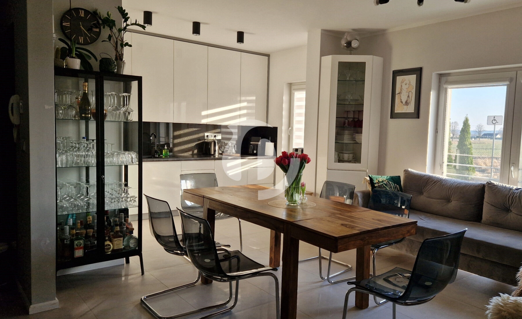 Mieszkanie z tarasem i parkingiem | Wola Podłężna