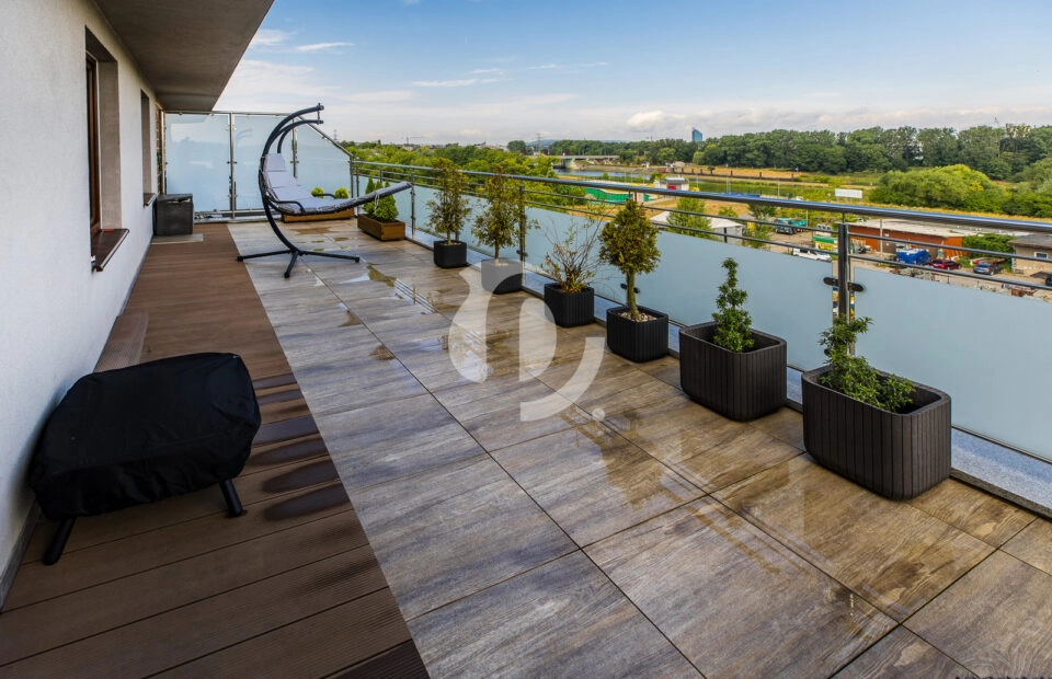 3-pokojowe, 45 m2 TARASU, widok na Wisłę!