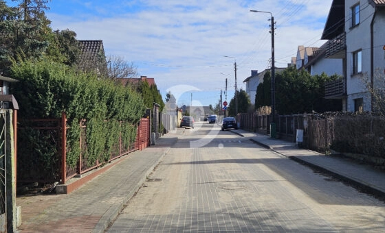 Dom na działce blisko SKM