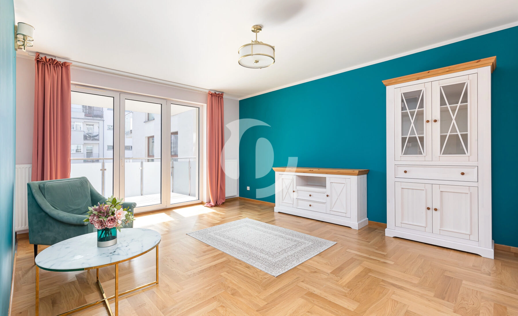 Przestronny apartament z ustawnym terasem