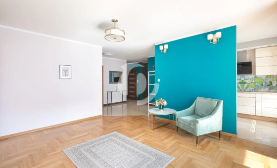 Przestronny apartament z ustawnym terasem