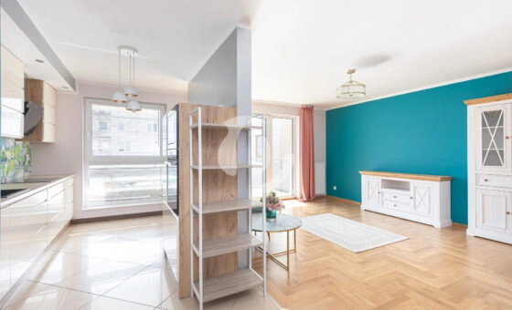 Przestronny apartament z ustawnym terasem