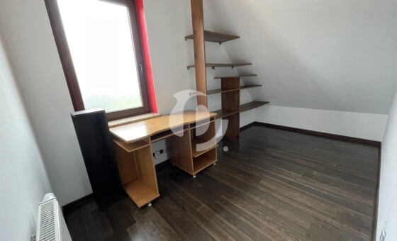 Piękny dom w malowniczej okolicy