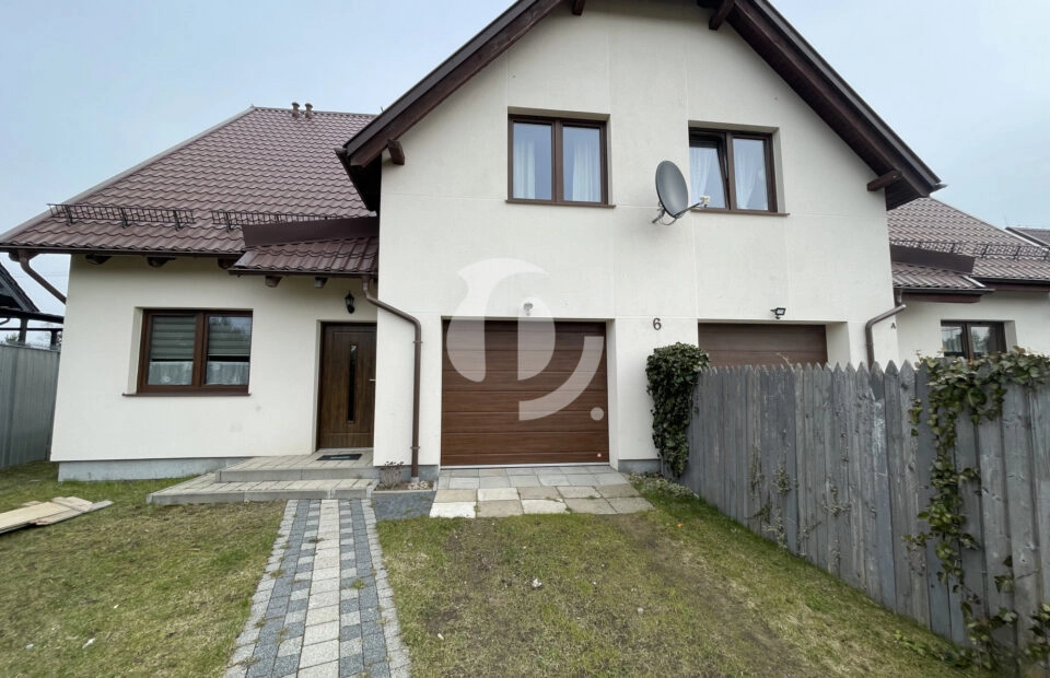 Piękny dom w malowniczej okolicy