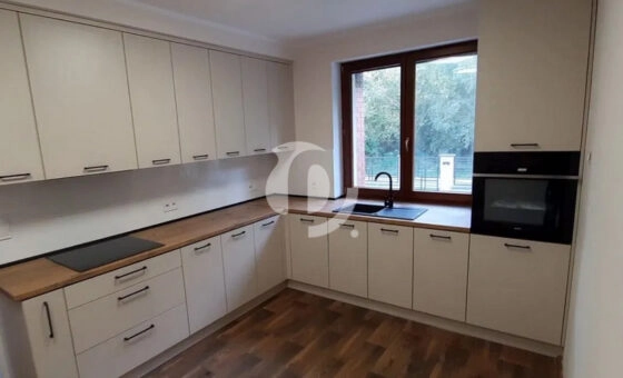 Dom z garażem, Robakowo