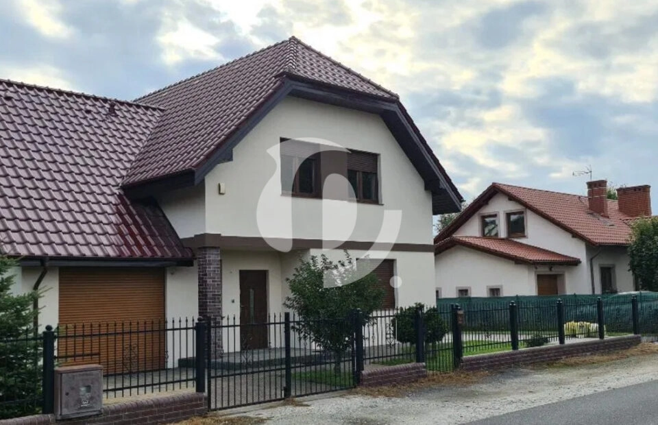 Dom z garażem gotowy do zamieszkania Szczytniki