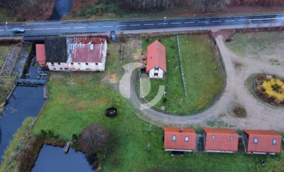 Duża działka z zabudowaniami i MEW, Trzebielino