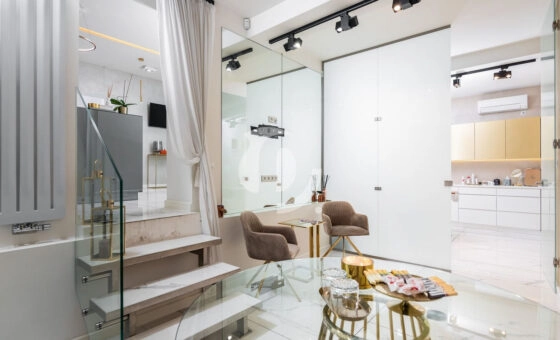 LOKAL BEZ ODSTĘPNEGO 109m2 / 3 GABINETY