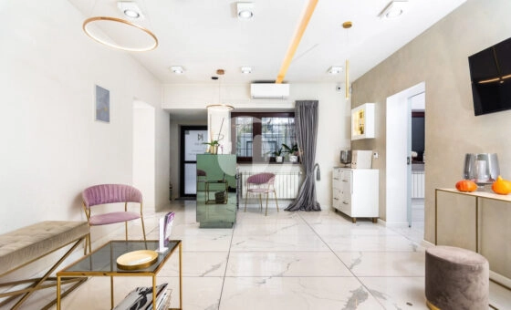 LOKAL BEZ ODSTĘPNEGO 109m2 / 3 GABINETY