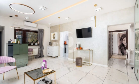 LOKAL BEZ ODSTĘPNEGO 109m2 / 3 GABINETY