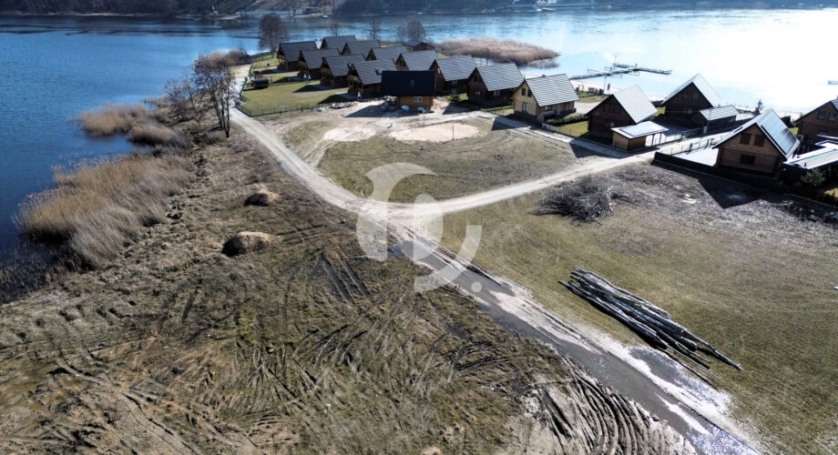 Wyjątkowa działka z linią brzegową nad Jeziorem Śl