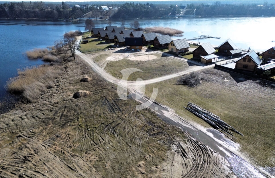 Wyjątkowa działka z linią brzegową nad Jeziorem Śl