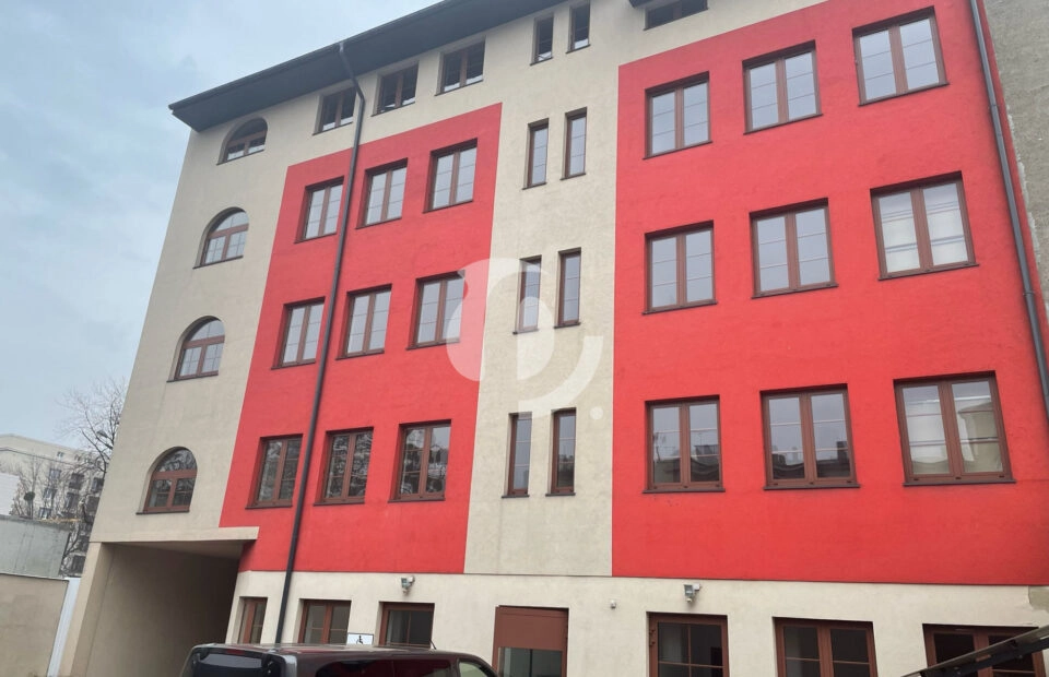 Łódź ul Zachodnia obiekt handlowo-biurowy 1.005 m2