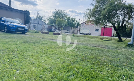 Na sprzedaż działka z zabudowaniami  31 arów