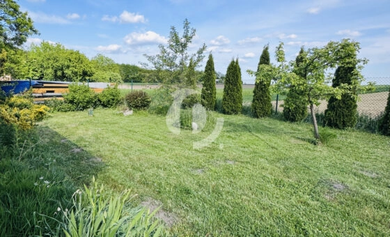 Na sprzedaż działka z zabudowaniami  31 arów