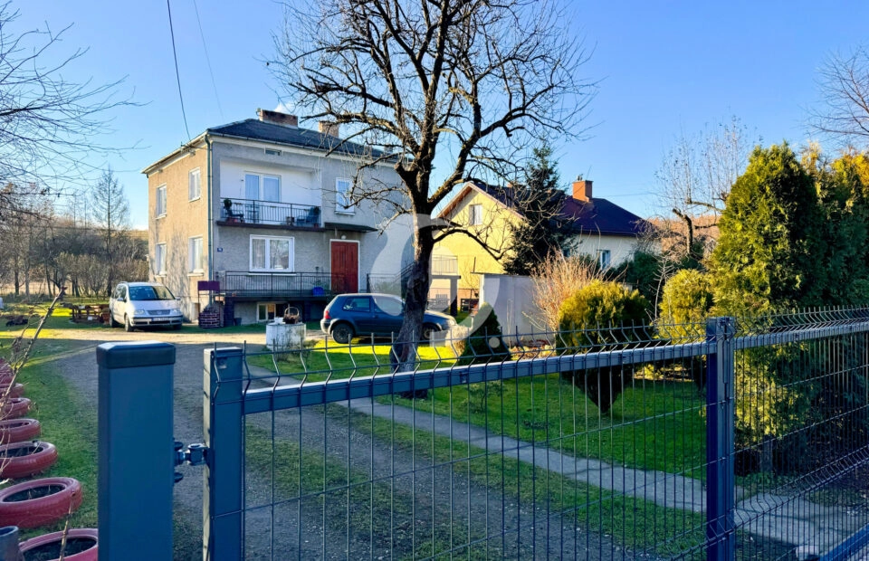 Dom z możliwością podziału na dwa mieszkania