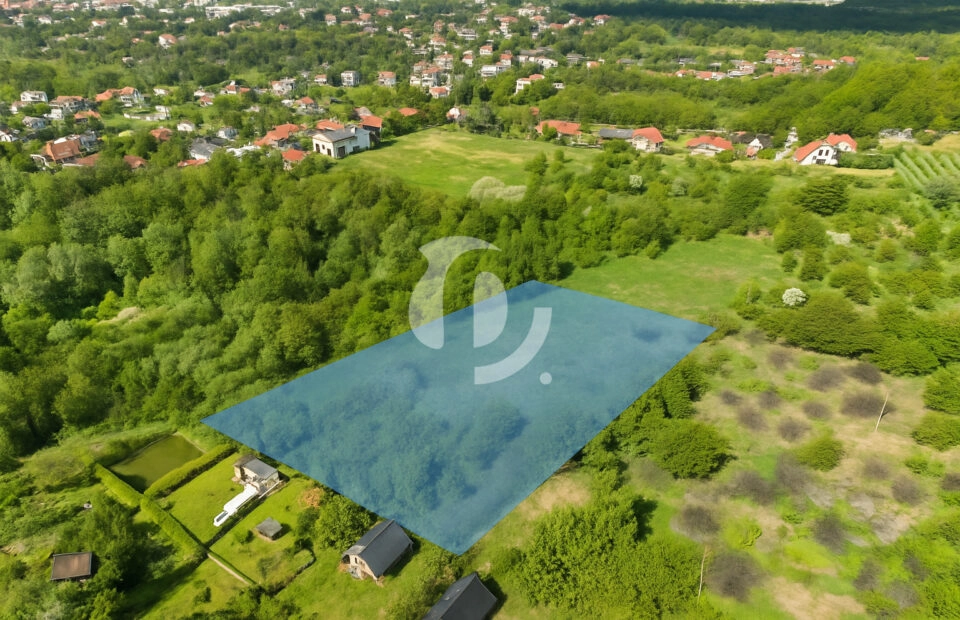Działka przy ulicy S. Okrzei w Krośnie.