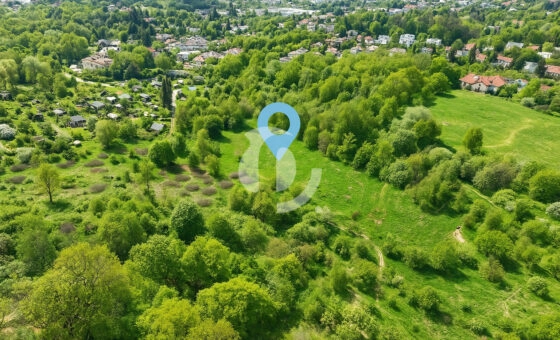 Działka przy ulicy S. Okrzei w Krośnie.