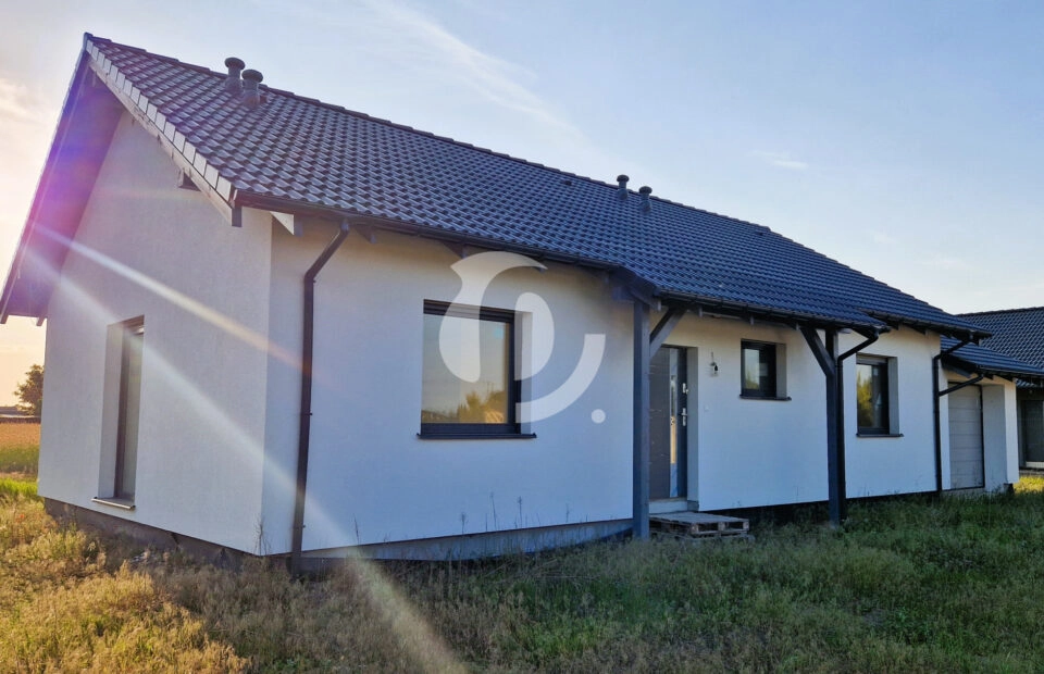 Dom z garażem i pompą ciepła -  Wiekowo