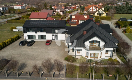 Dom z lokalem usługowym w Korczynie