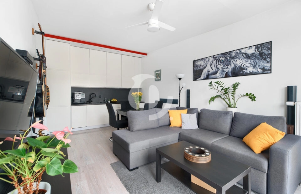 dla rodziny/ jasne i ciepłe/kąt do pracy