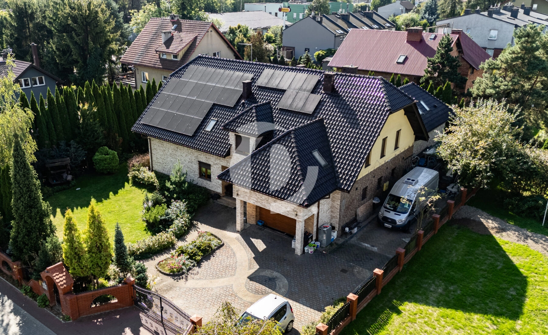 Dom 414 m² z basenem i fotowoltaiką – Kraków