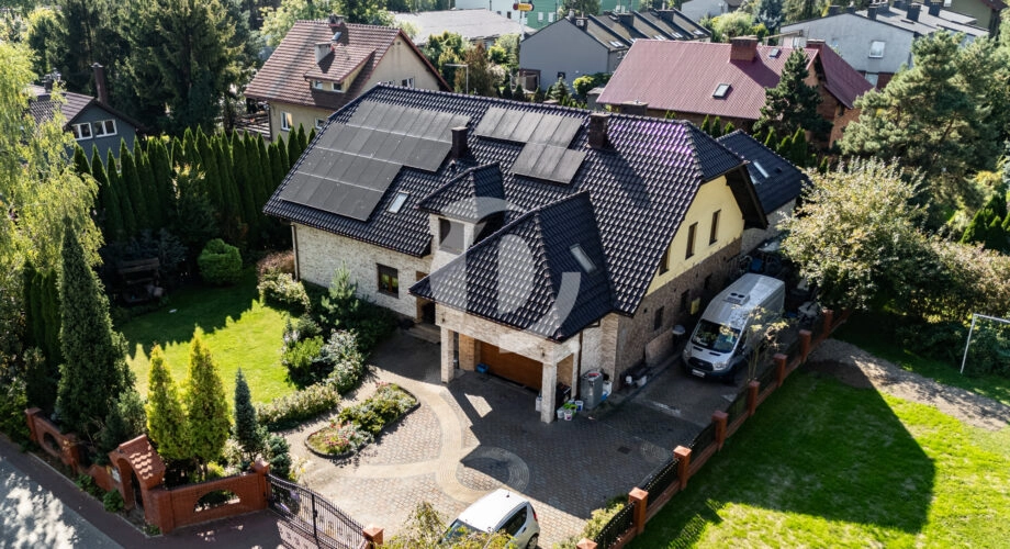 Dom 414 m² z basenem i fotowoltaiką – Kraków