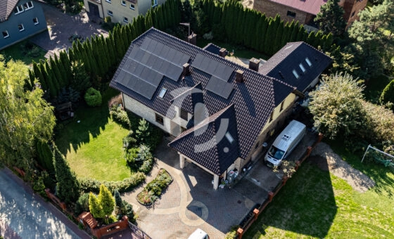 Dom 414 m² z basenem i fotowoltaiką – Kraków