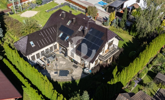 Dom 414 m² z basenem i fotowoltaiką – Kraków