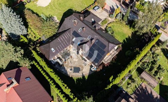 Dom 414 m² z basenem i fotowoltaiką – Kraków