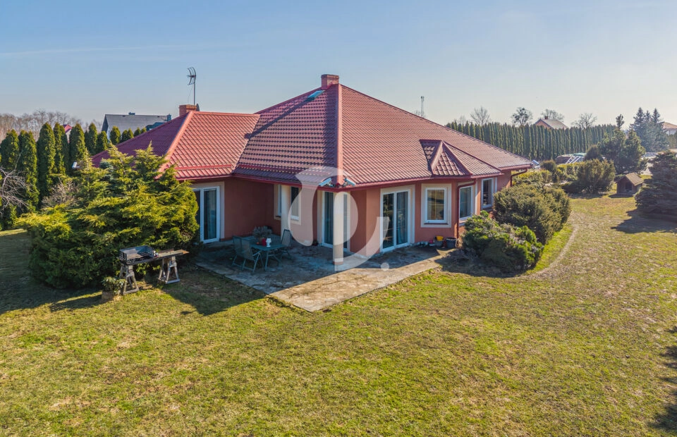 Parterowy dom, 1,6ha działka, z własnym stawem!