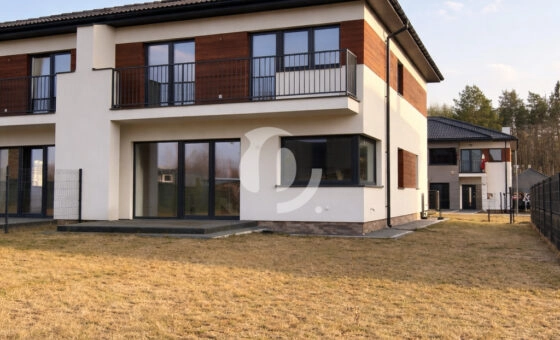 Dom | połowa bliźniaka | garaż | 4 sypialnie | las