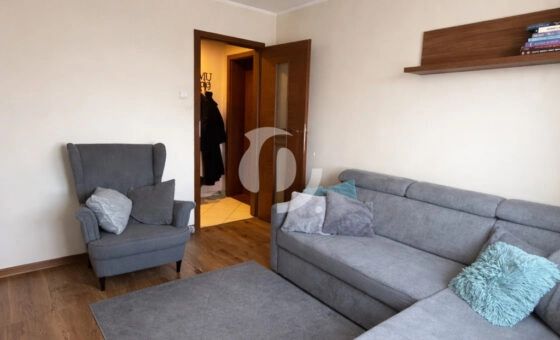 2 pokoje z balkonem- Laubitza