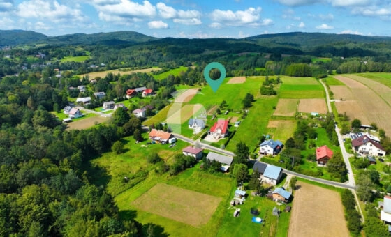 Malowniczo położona działka w Jasienicy Rosielnej