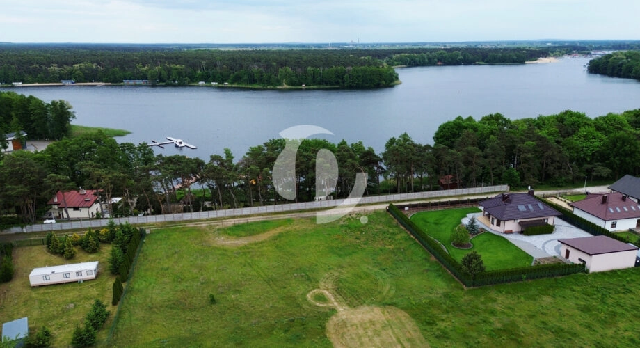 Na sprzedaż | działki budowlane 3 x 8 ar
