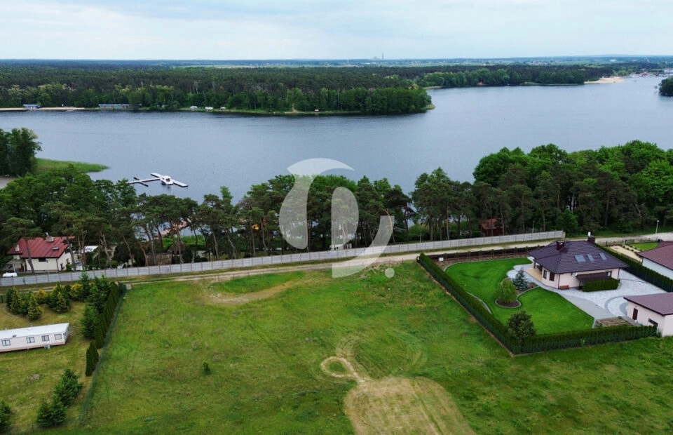 Na sprzedaż | działki budowlane 3 x 8 ar