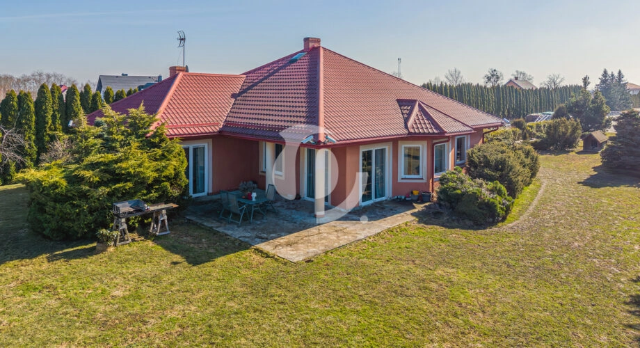 Parterowy dom, 1,6ha działka, z własnym stawem!
