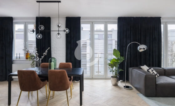 Dwupoziomowy apartament w kamienicy na Dolnej