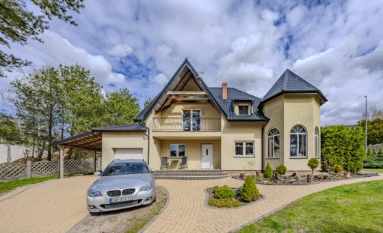 Przestronny dom z dużą działką Gościcino