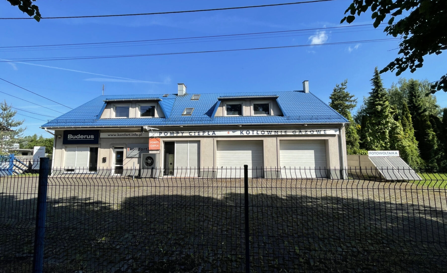 Budynek usługowo-handlowy z częścią mieszkalną